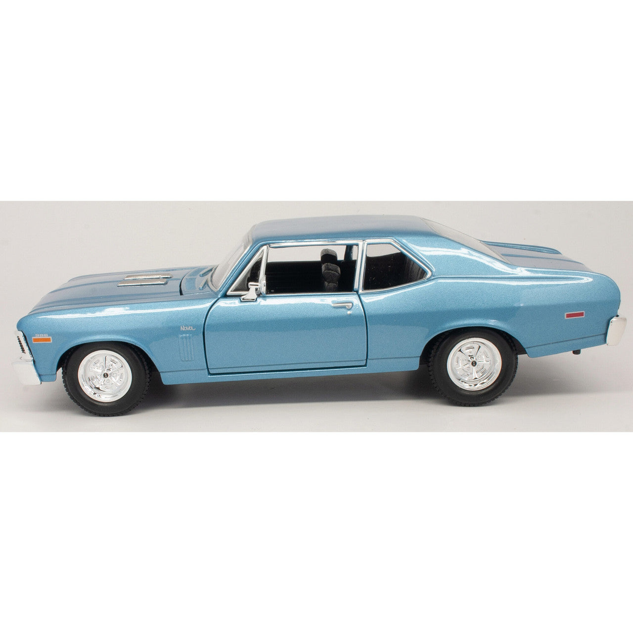 1970 Chevrolet Nova SS 1:24 Scale Diecast Model Car by Maisto