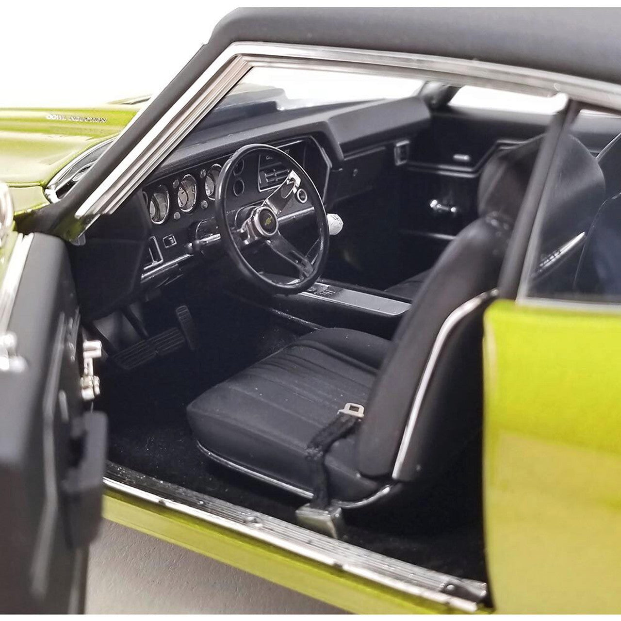 1970 Chevrolet Chevelle SS Restomod - Green with Vinyl Top 1:18 Scale Diecast Model Car by Acme