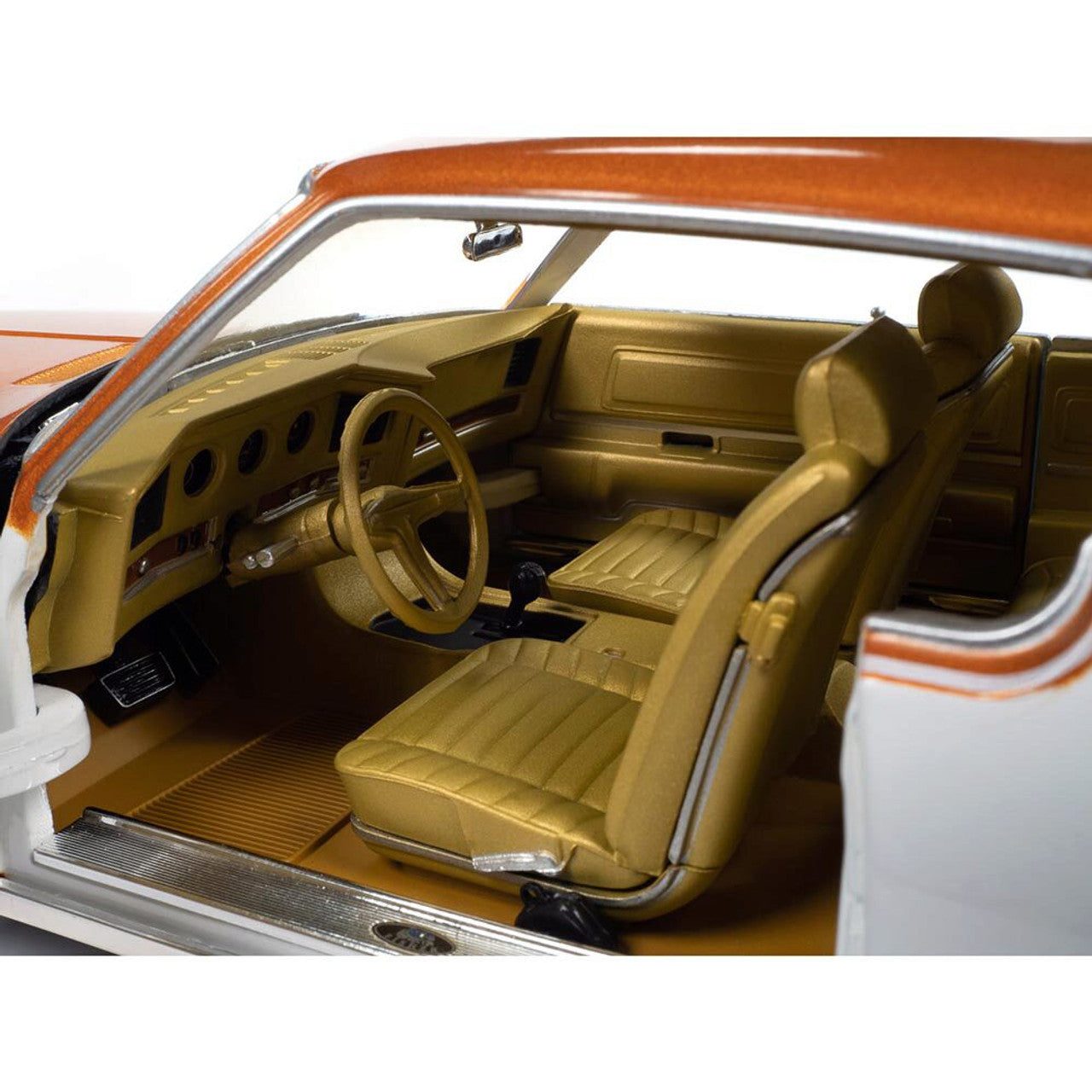 1969 Pontiac Grand Prix (Royal Bobcat) - Cameo White 1:18 Scale Diecast Model Car by American Muscle - Ertl