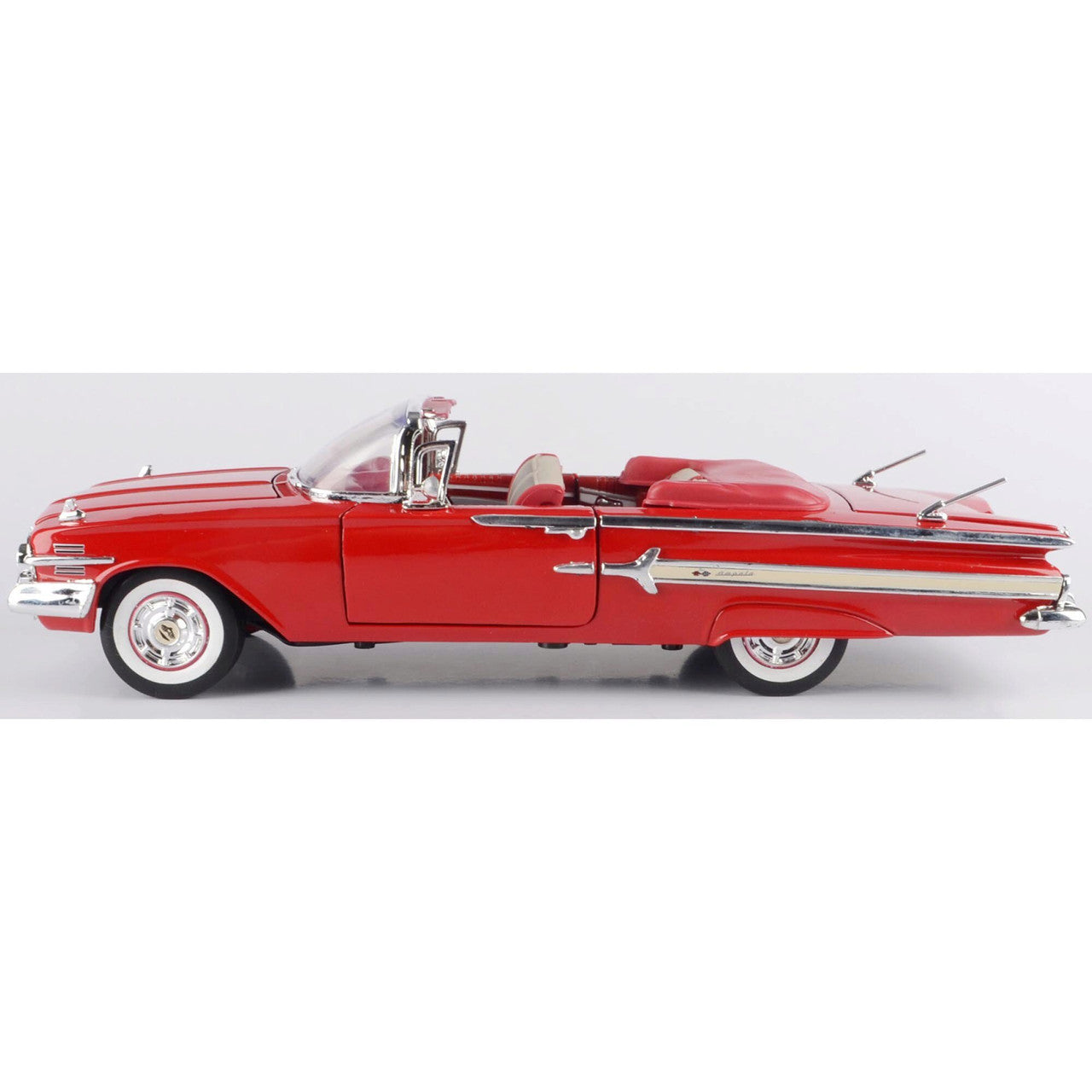 1960 Chevrolet Impala 1:18 Scale Diecast Model Car by Motormax