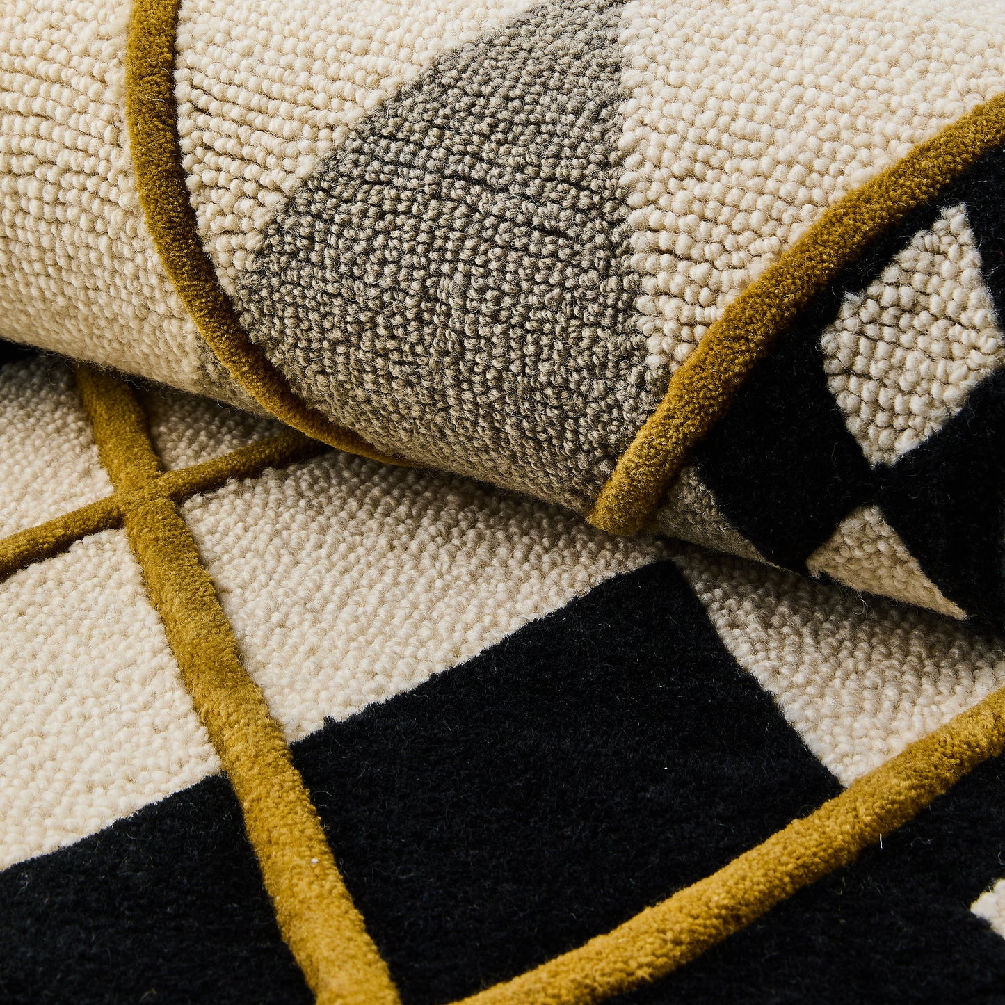 Cream Argyle 5¡ä x 8¡ä Rug