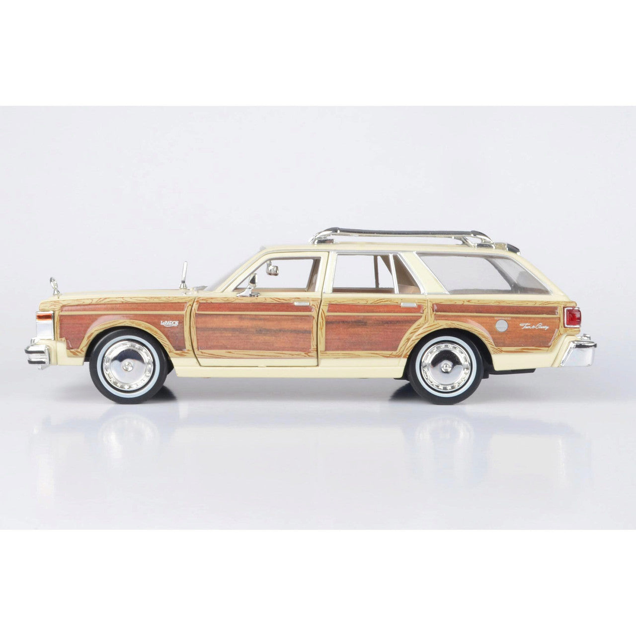 1979 Chrysler LeBaron Town & Country-Light Cashmere 1:24 Scale Diecast Model Car by Motormax