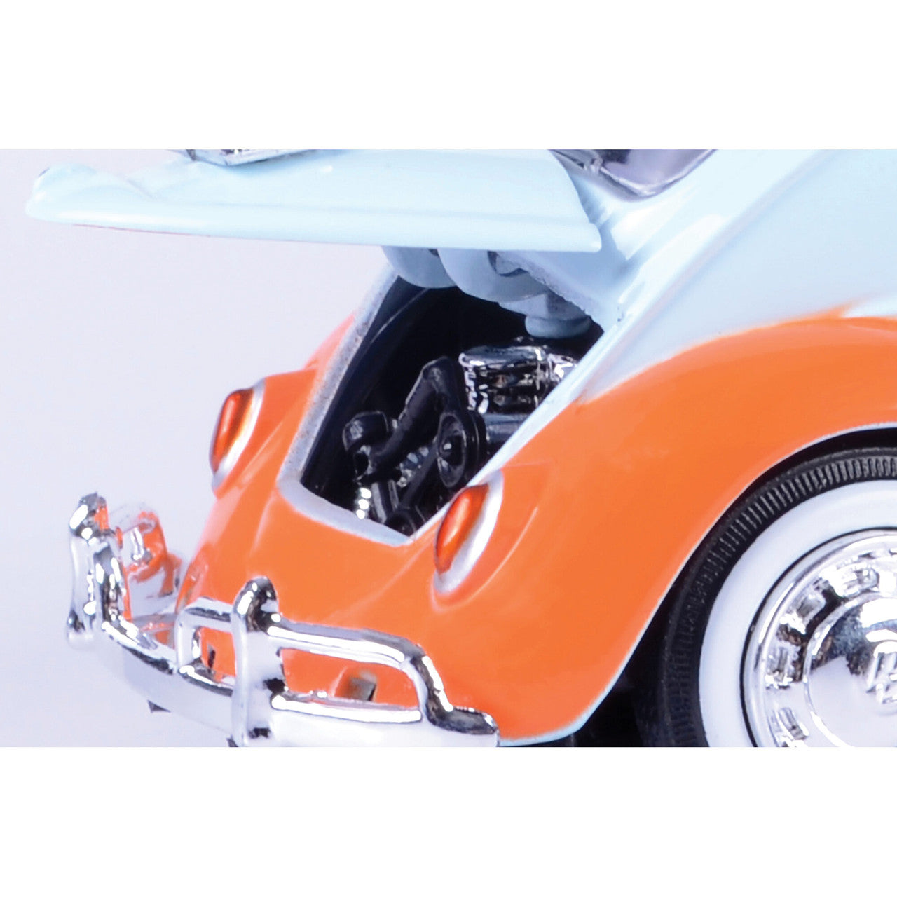 1966 Volkswagen Beetle with Gulf Livery 1:24 Scale Diecast Model Car by Motormax