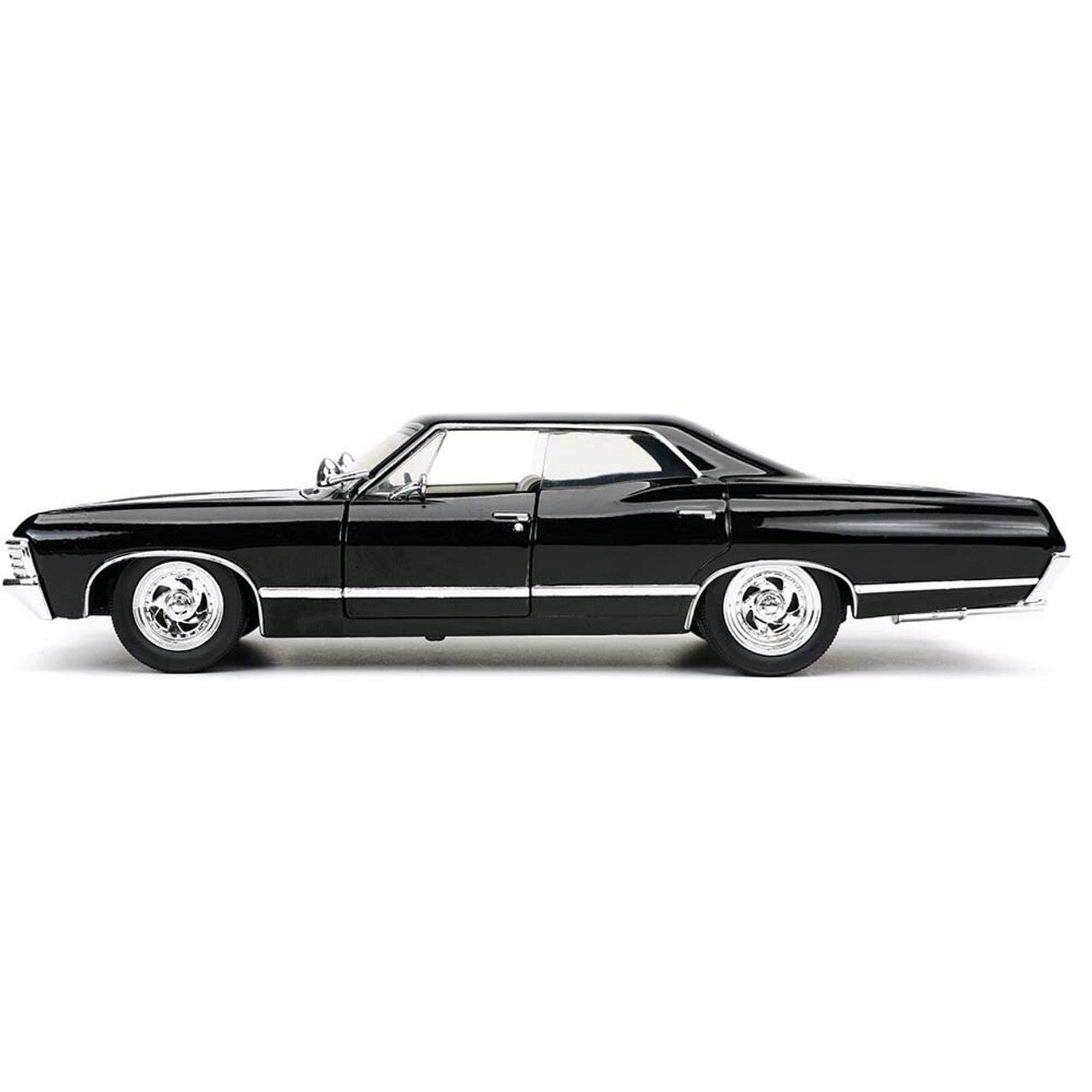 1967 Supernatural Chevy Impala SS w/Dean Winchester Figure 1:24 Scale Diecast Model Car by Jada Toys