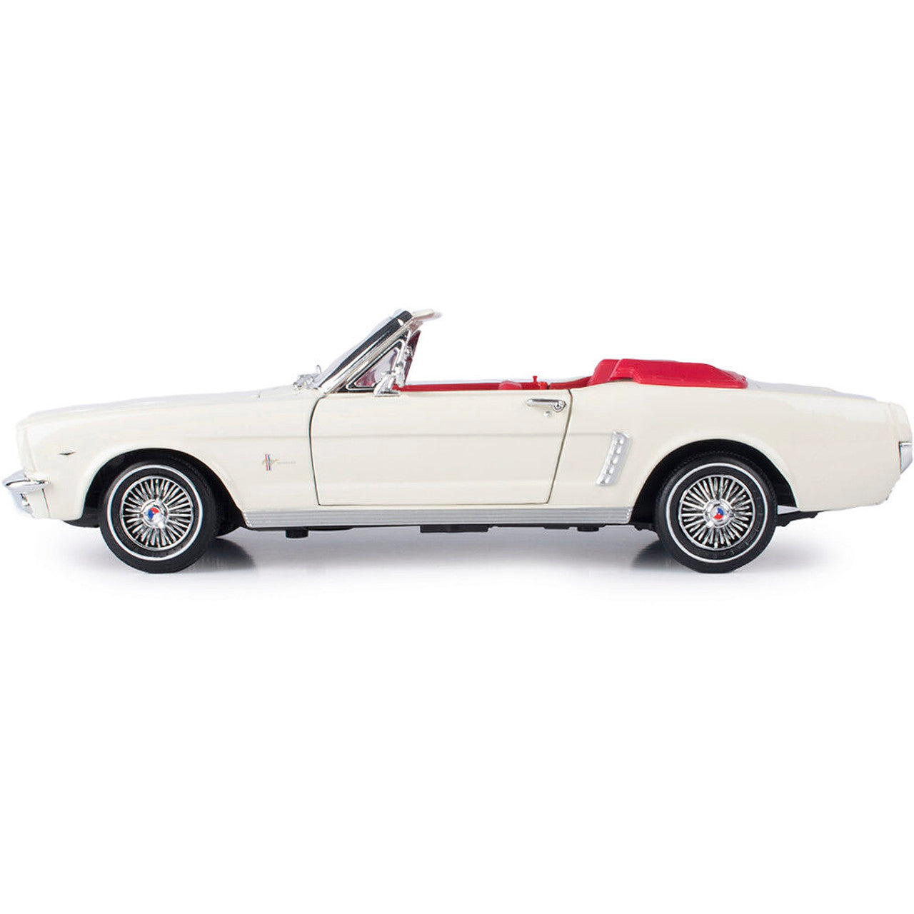 James Bond - 1964 1/2 Ford Goldfinger Mustang - White 1:18 Scale Diecast Model Car by Motormax