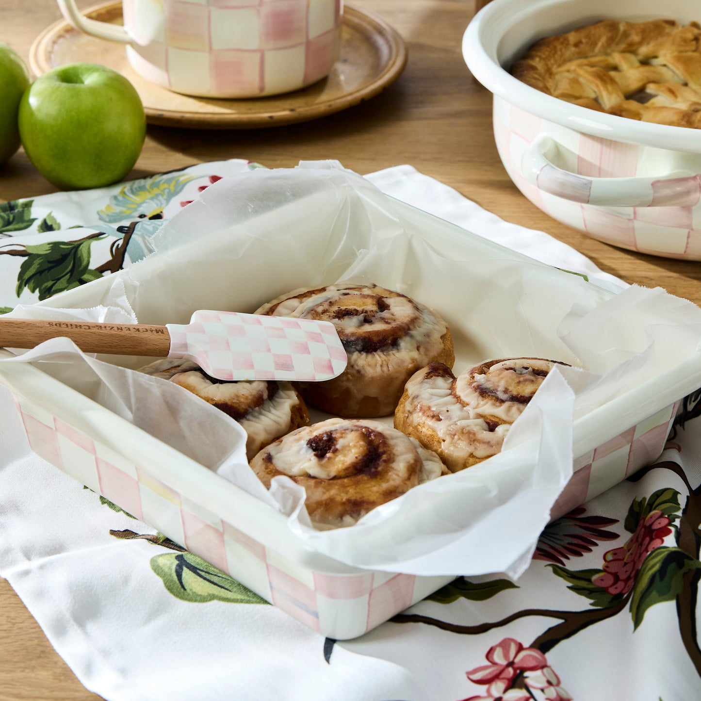 Rosy Check 8¡å Square Baking Pan