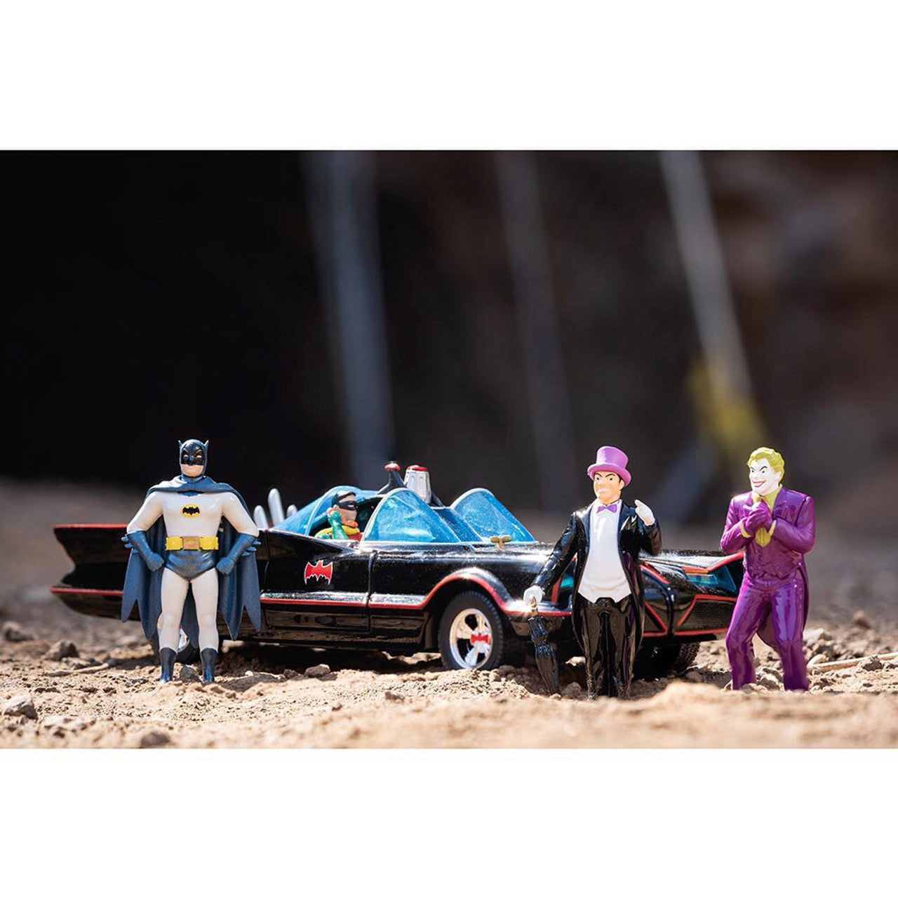 1966 Batmobile w/Batman, Robin Penguin & Joker Figures 1:24 Scale Diecast Model Car by Jada Toys
