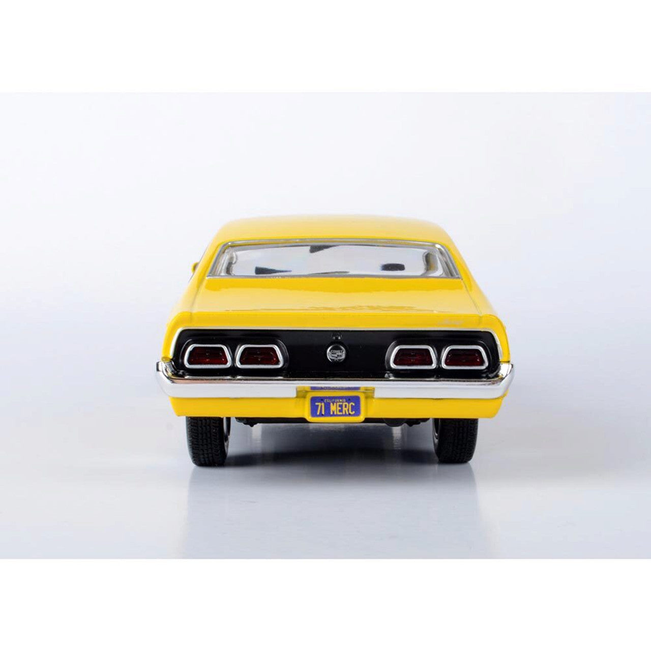 1971 Mercury Comet GT - Yellow 1:24 Scale Diecast Model Car by Motormax