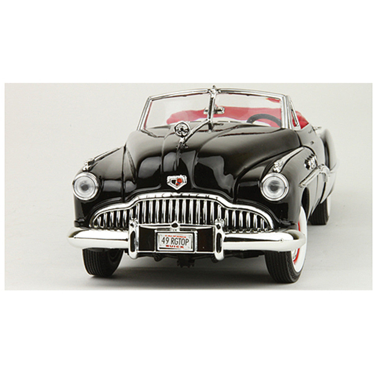 1949 Buick Roadmaster 1:18 Scale Diecast Model by Motormax