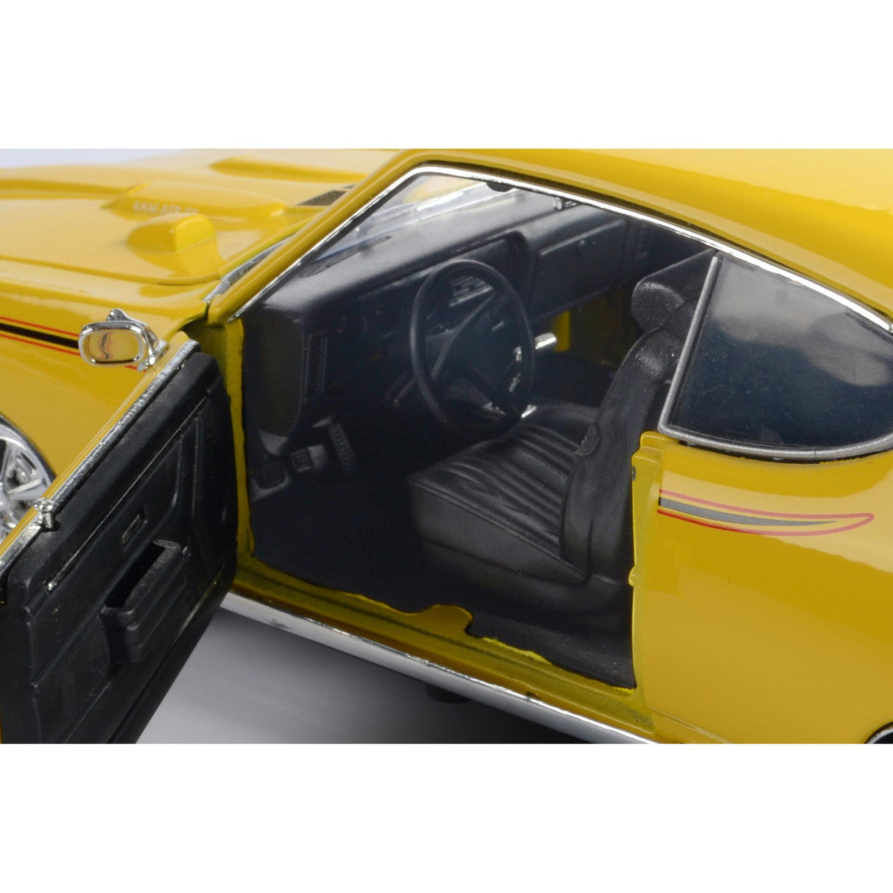1969 Pontiac GTO Judge - Yellow 1:18 Scale Diecast Model by Motormax