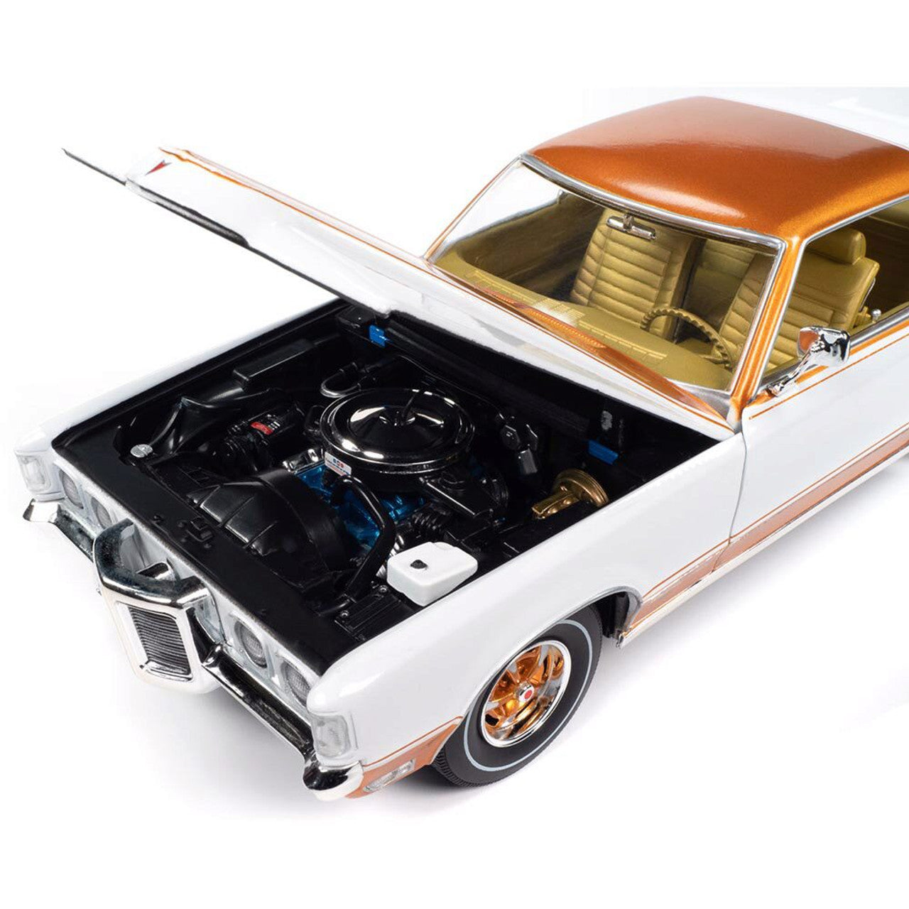 1969 Pontiac Grand Prix (Royal Bobcat) - Cameo White 1:18 Scale Diecast Model Car by American Muscle - Ertl