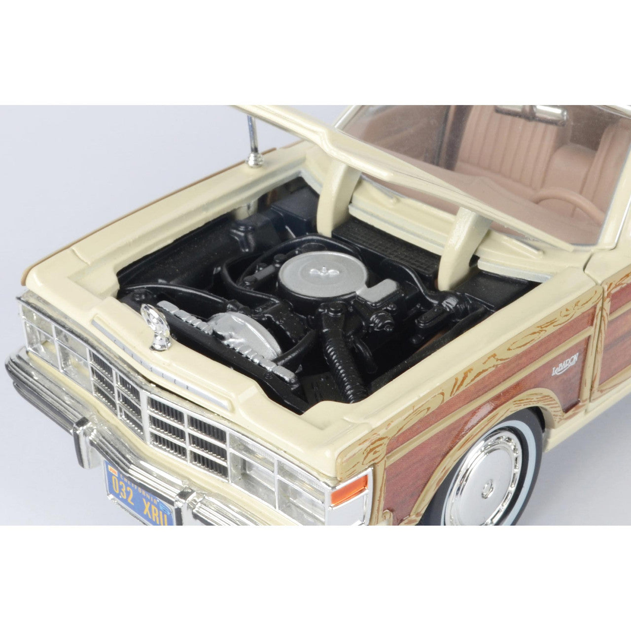 1979 Chrysler LeBaron Town & Country-Light Cashmere 1:24 Scale Diecast Model Car by Motormax