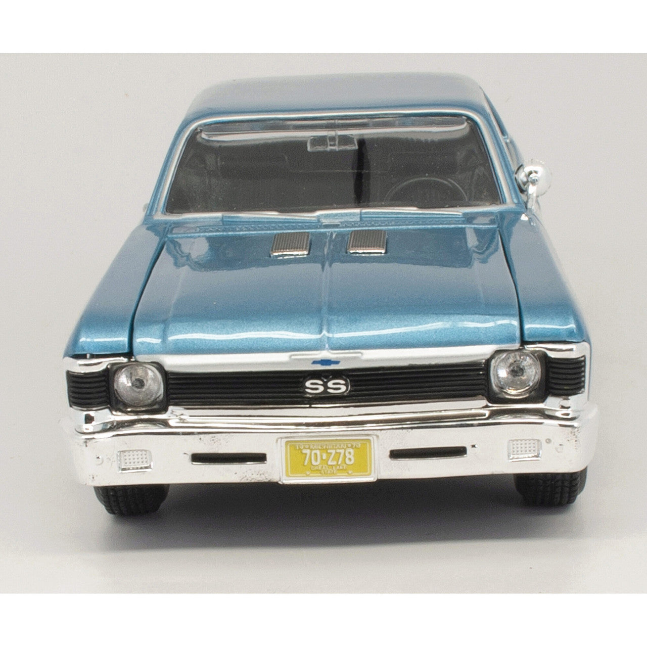 1970 Chevrolet Nova SS 1:24 Scale Diecast Model Car by Maisto