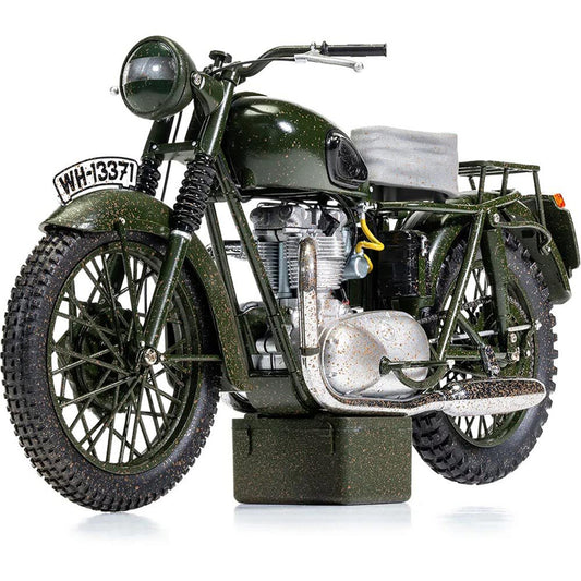 TRIUMPH TR6 TROPHY - Weathered - The Great Escape 1:12 Scale Diecast Model Motorcycle by Corgi