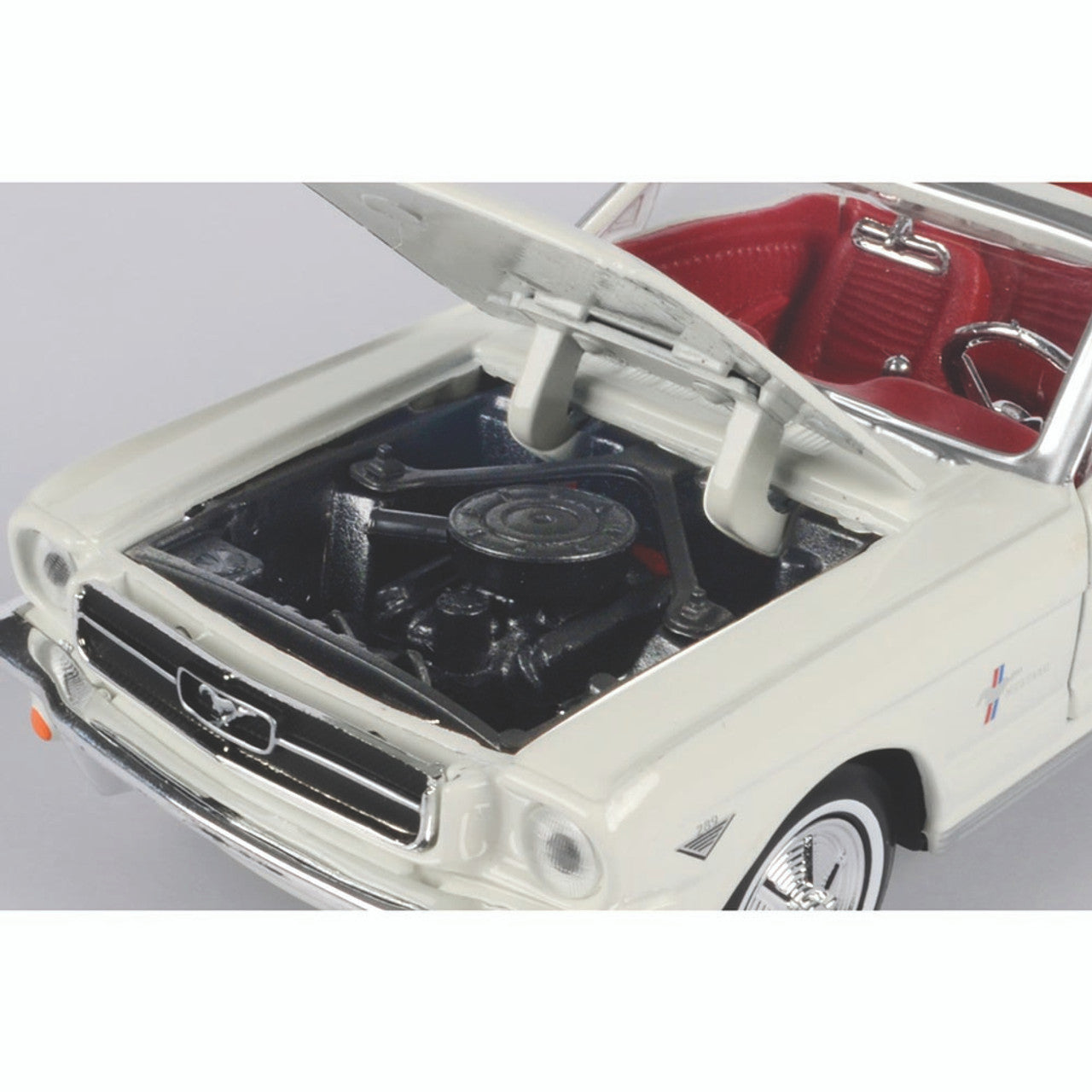 1964 1/2 James Bond Ford Mustang Convertible - Goldfinger 1:24 Scale Diecast Model Car by Motormax