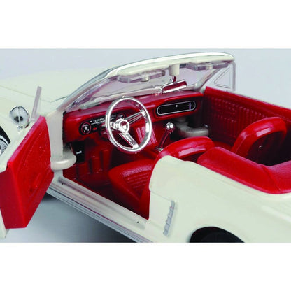 1964 1/2 James Bond Ford Mustang Convertible - Goldfinger 1:24 Scale Diecast Model Car by Motormax