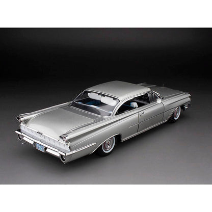 1959 Oldsmobile 98 Hardtop - Silver Mist  1:18 Scale Diecast Model by Sunstar