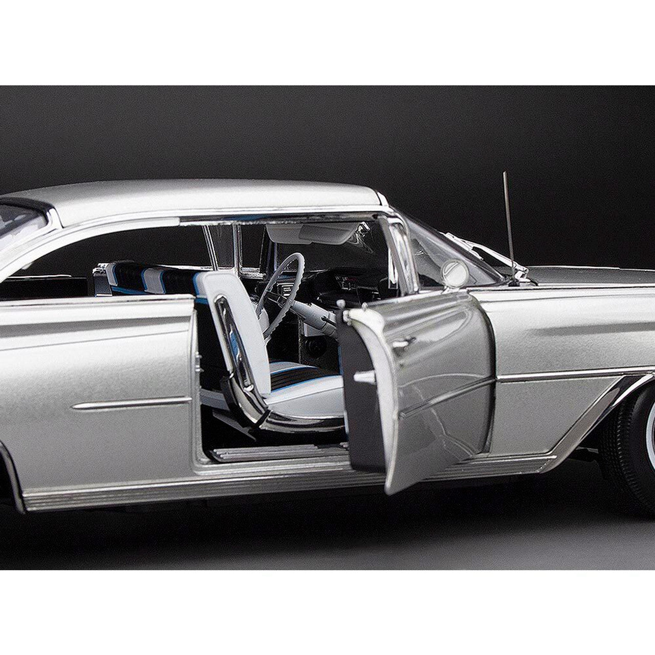 1959 Oldsmobile 98 Hardtop - Silver Mist  1:18 Scale Diecast Model by Sunstar