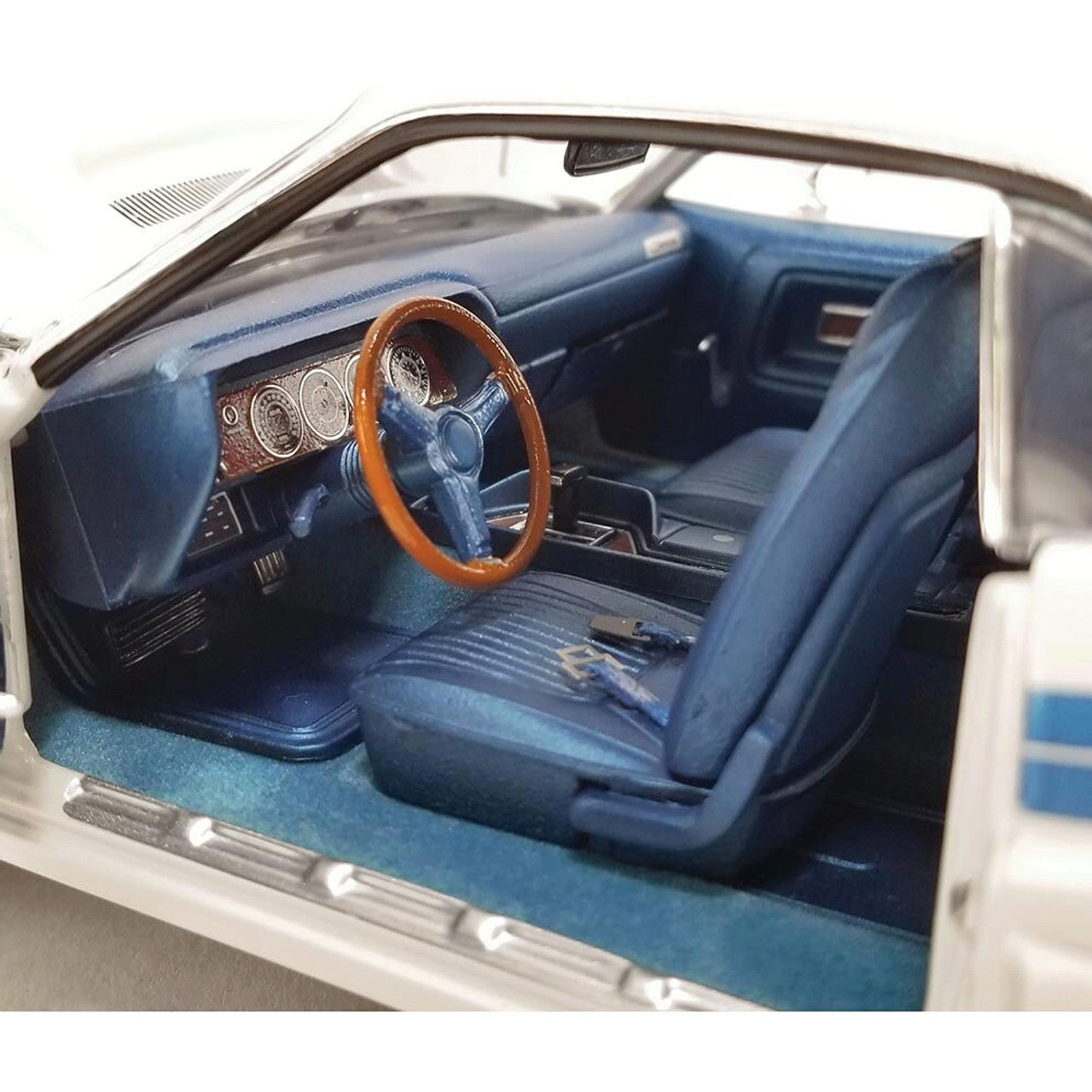 1971 Dodge Challenger R/T - Brite White with Blue 1:18 Scale Diecast Model Car by Acme