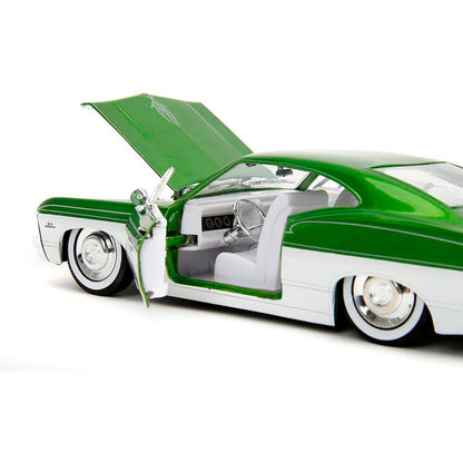1967 Chevy Impala 2-Door - Green 1:24 Scale Diecast Model Car by Jada Toys