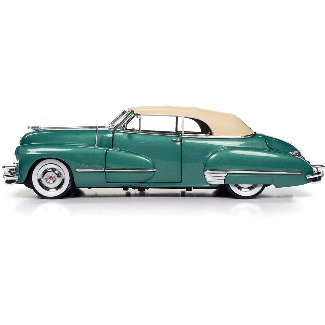 1947 Cadillac Series 62 Cabriolet - Ardsley Green 1:18 Scale Diecast Model Car by Auto World