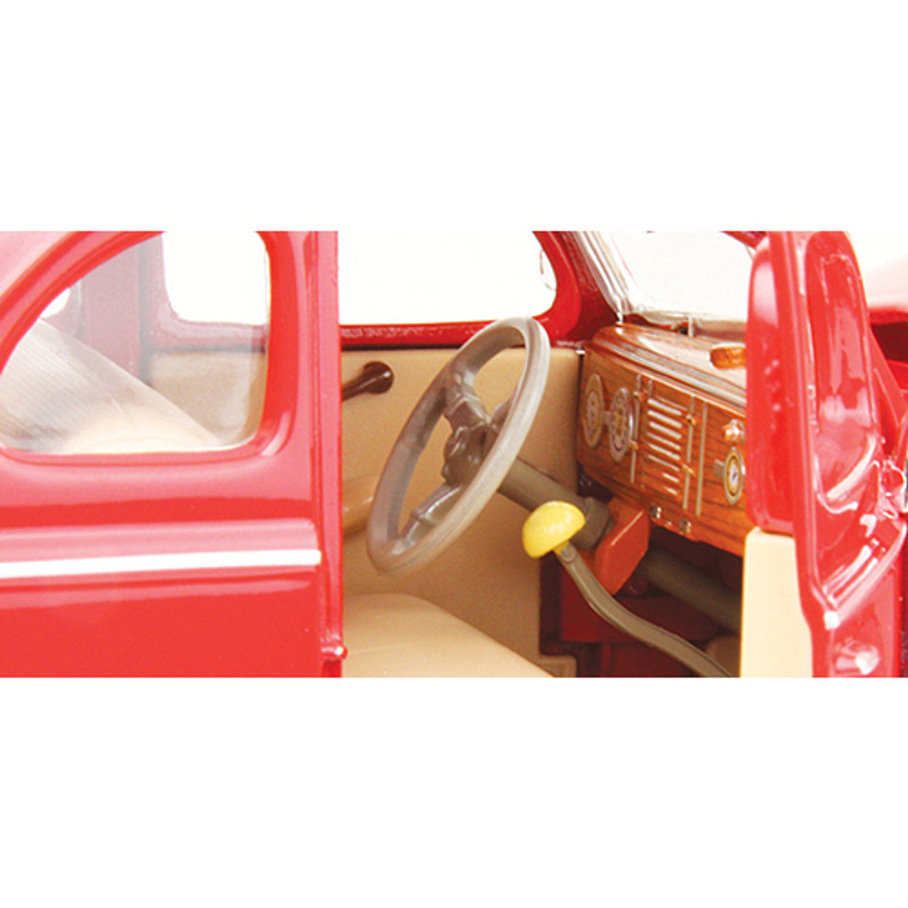 1939 Ford DeLuxe Coupe 1:18 Scale Diecast Model by Maisto