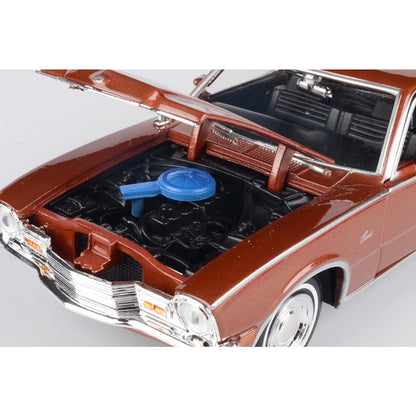 1971 Mercury Comet - Metallic Brown 1:24 Scale Diecast Model Car by Motormax