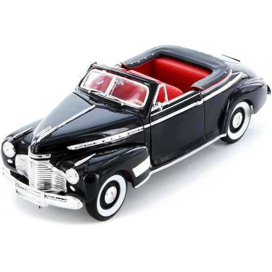 1941 Chevrolet Special Deluxe Convertible - Black 1:24 Scale Diecast Model Car by Welly