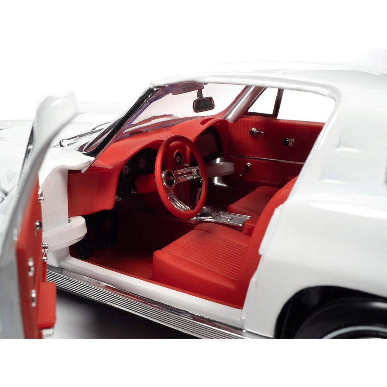 1963 Chevrolet Corvette Split Window Coupe (MCACN) - Ermine White 1:18 Scale Diecast Model Car by American Muscle - Ertl