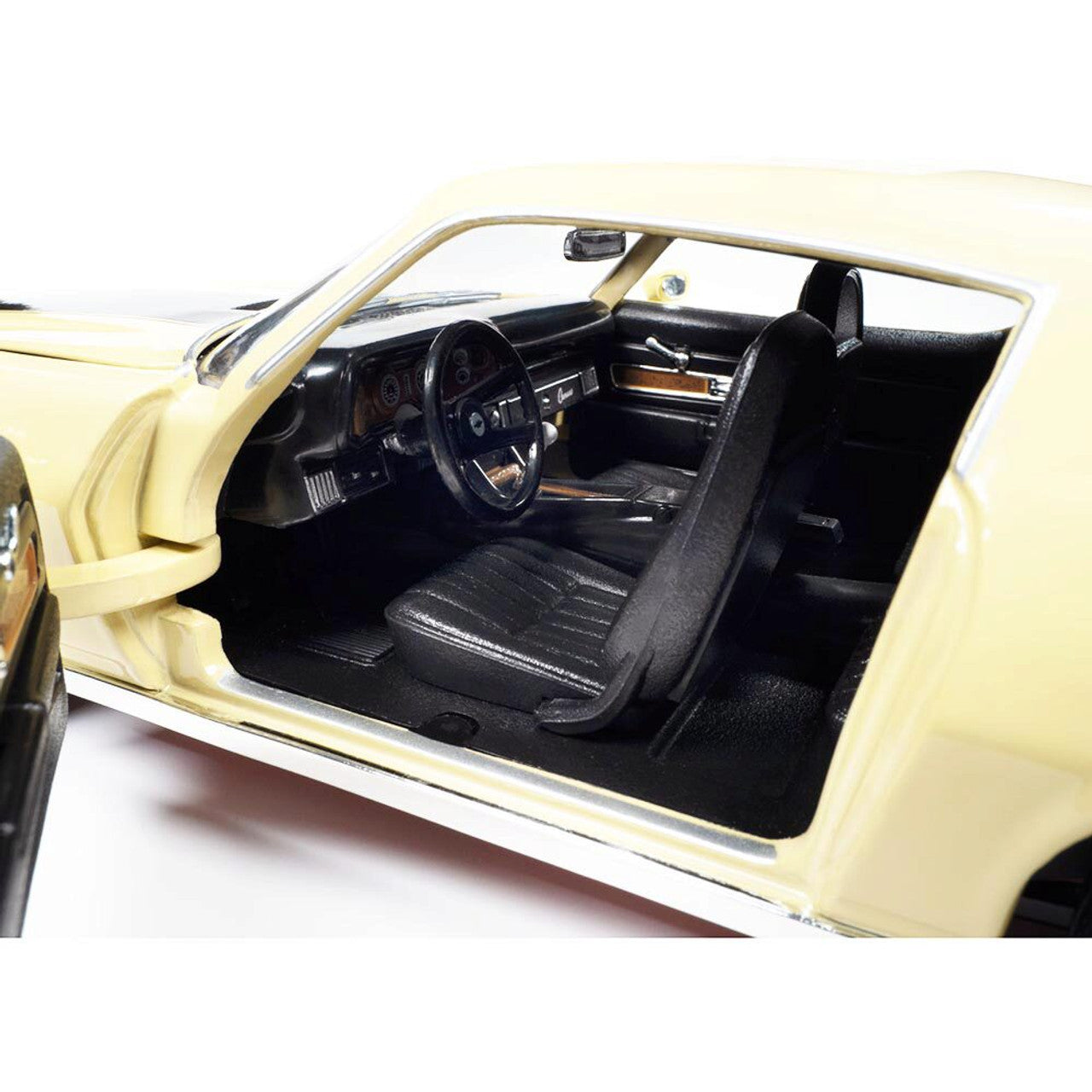 1972 Chevrolet Camaro Z/28 RS - Cream Yellow 1:18 Scale Diecast Model Car by American Muscle - Ertl