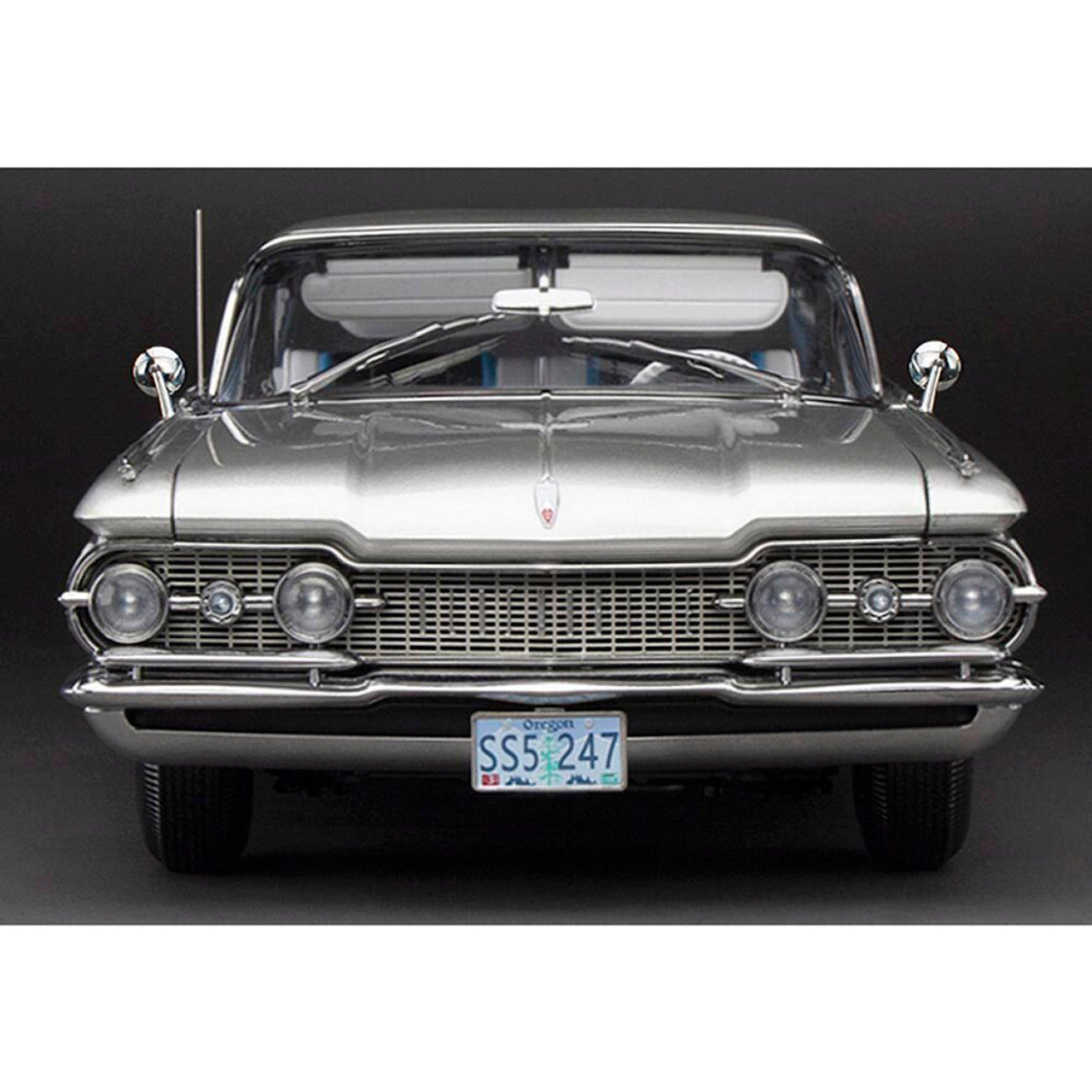 1959 Oldsmobile 98 Hardtop - Silver Mist  1:18 Scale Diecast Model by Sunstar