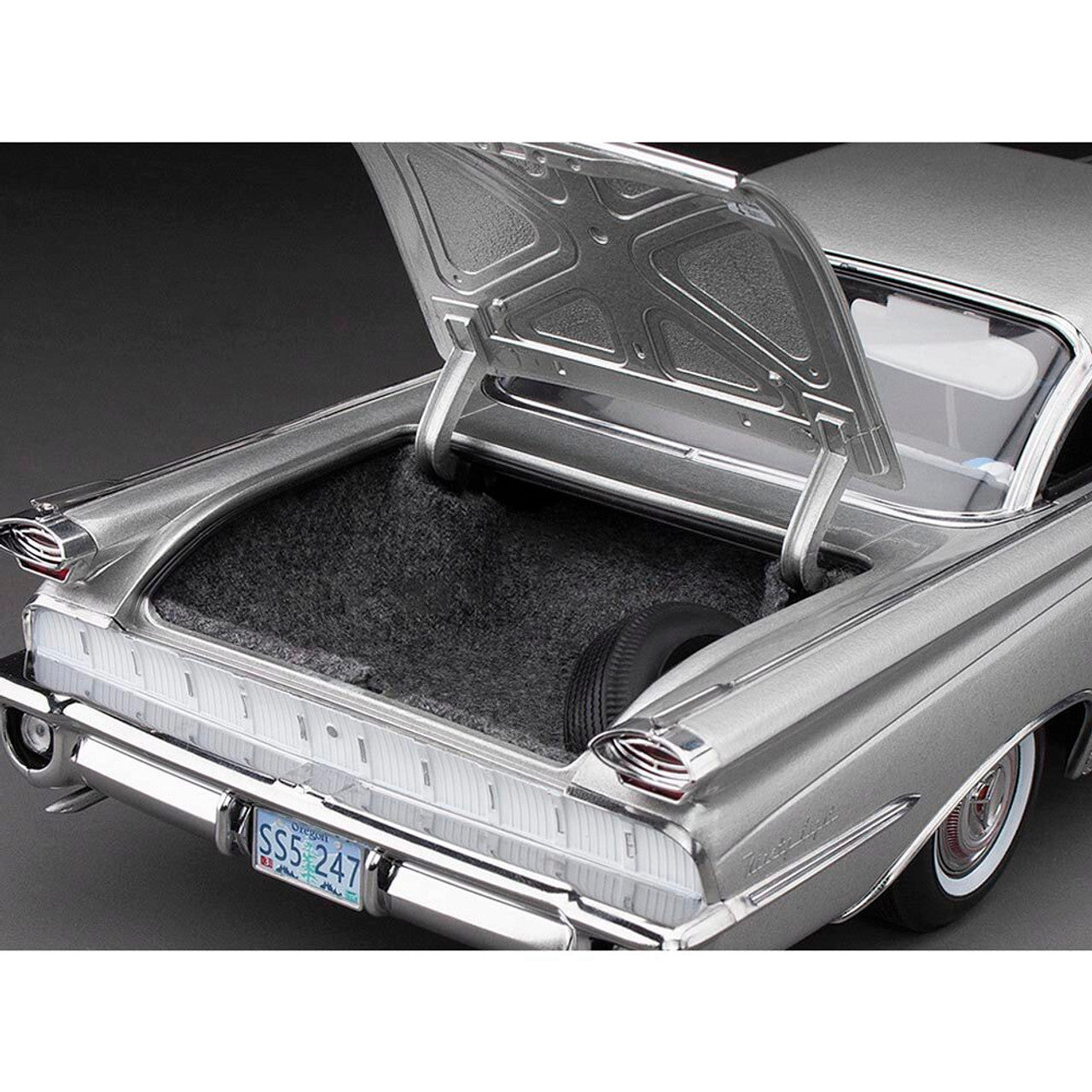 1959 Oldsmobile 98 Hardtop - Silver Mist  1:18 Scale Diecast Model by Sunstar