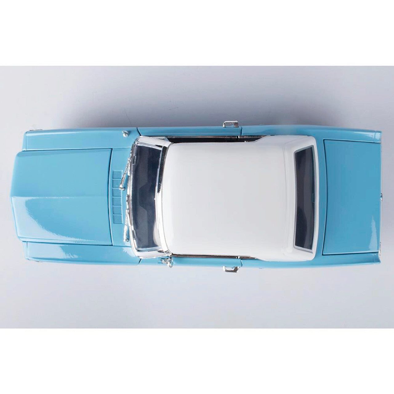 James Bond 1964 1/2 Ford Mustang Thunderball Hardtop - Blue/White 1:18 Scale Diecast Model Car by Motormax