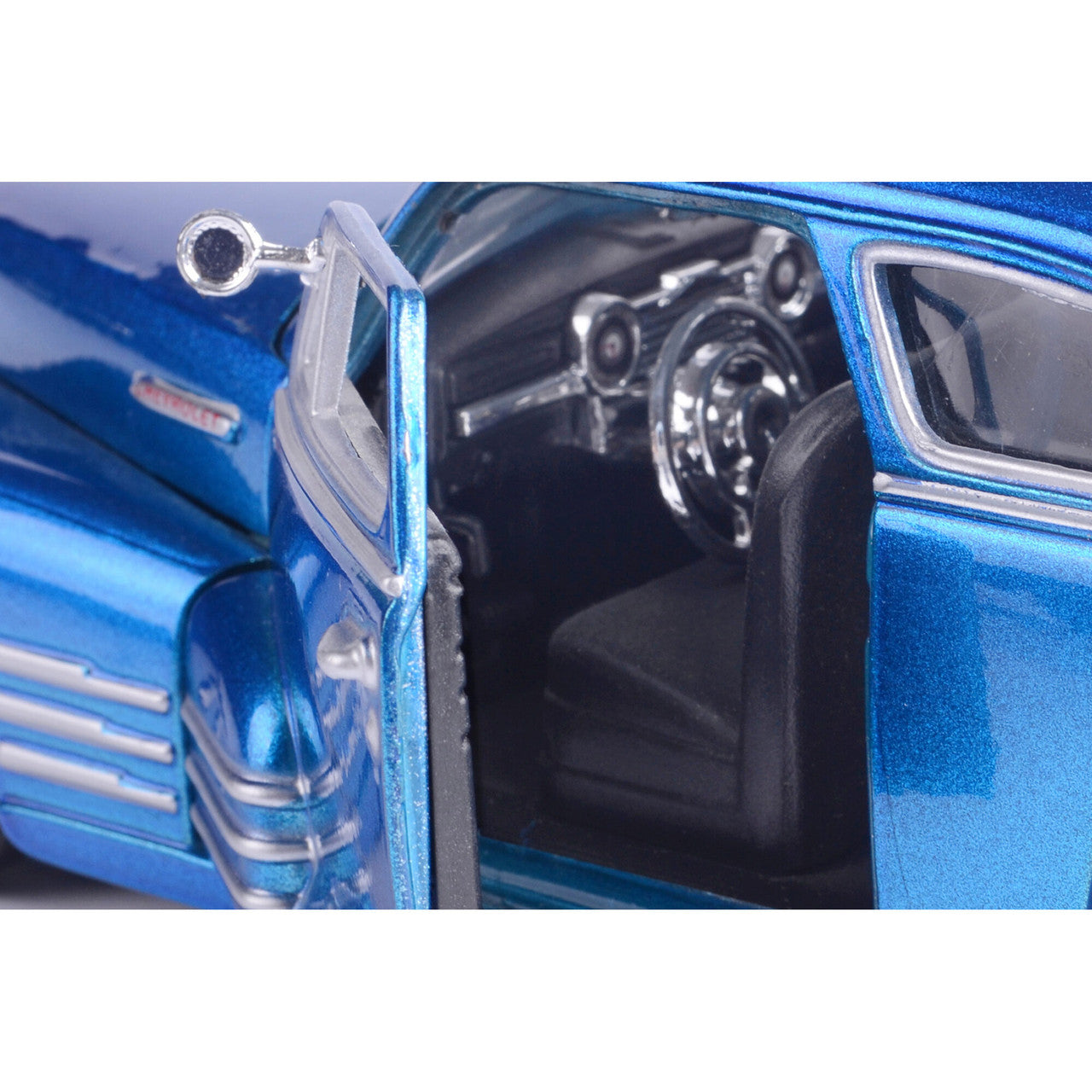 1948 Chevy Aerosedan Fleetline - Metallic Blue 1:24 Scale Diecast Model Car by Motormax