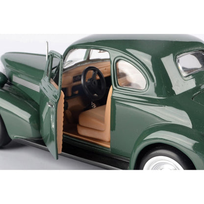 1939 Chevrolet Coupe - Green 1:24 Scale Diecast Model Car by Motormax