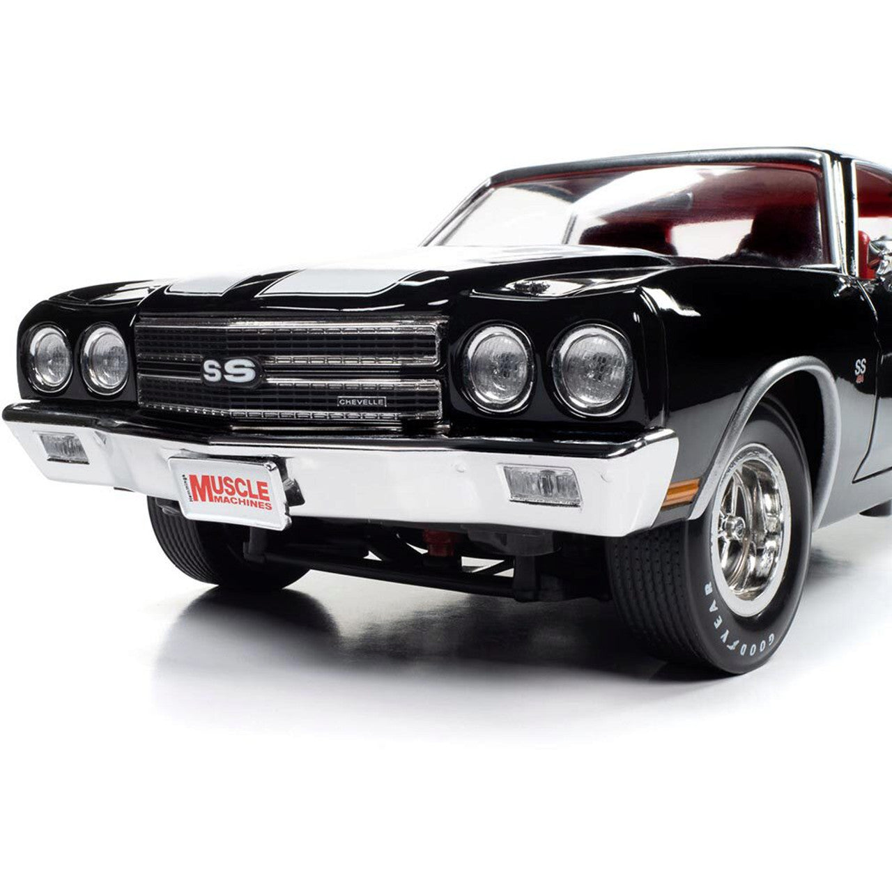 1970 Chevrolet Chevelle Hardtop (Hemmings Muscle Machines) 1:18 Scale Diecast Model Car by American Muscle - Ertl