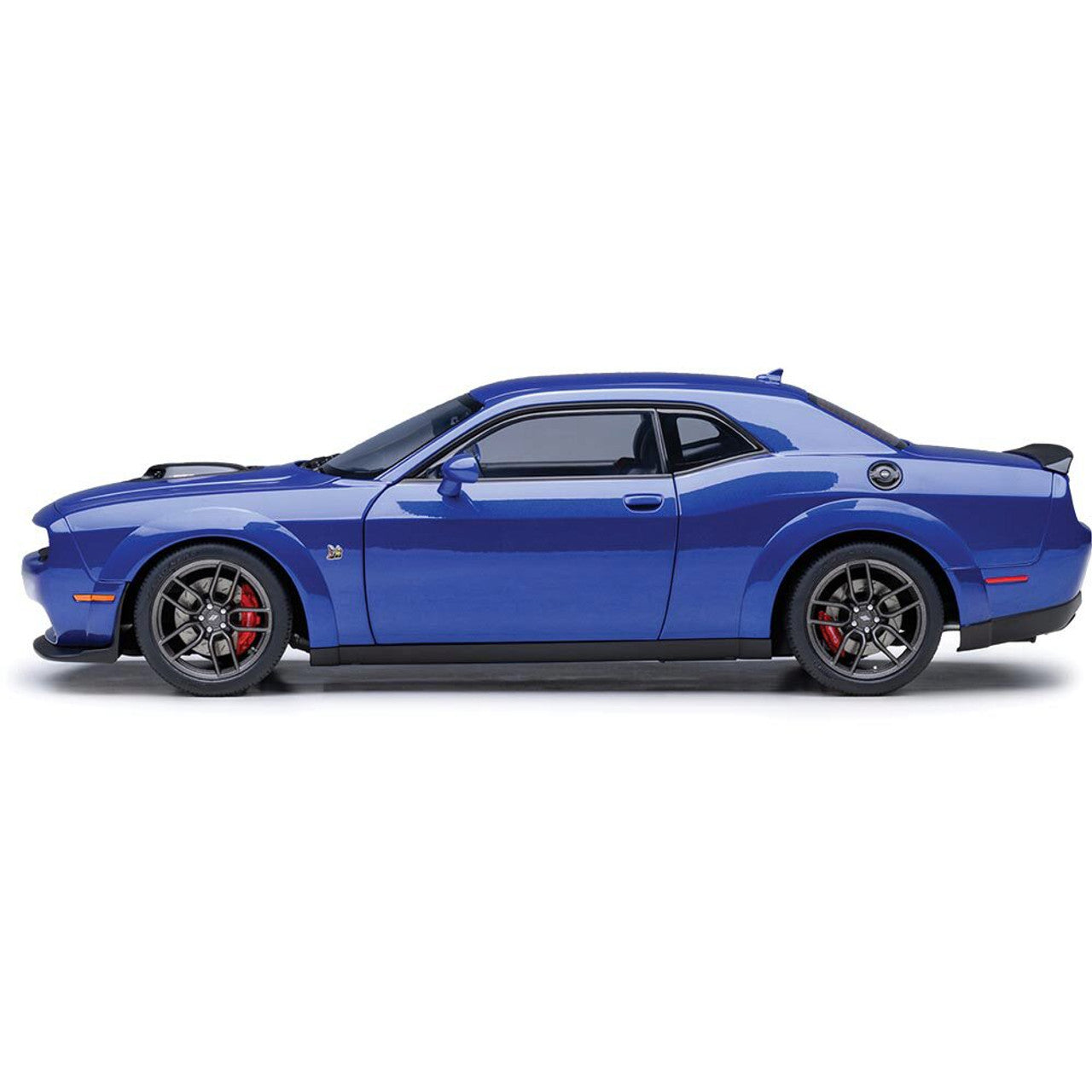2022 Dodge Challenger R/T Scat Pack Widebody - Indigo Blue 1:18 Scale Composite Diecast Model Car by AutoArt