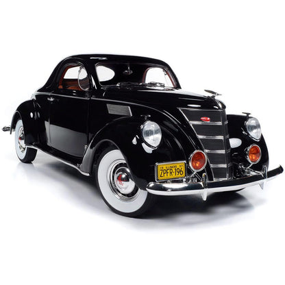 1937 Lincoln Zephyr 1:18 Scale Diecast Model Car by Auto World
