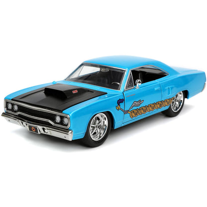 1970 Plymouth Road Runner & Wile E. Coyote Figure 1:24 Scale Diecast Model Car by Jada Toys
