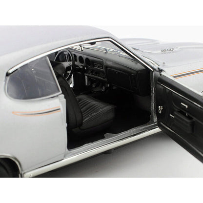 1969 Pontiac GTO Judge - Silver 1:18 Scale Diecast Model Car by Motormax