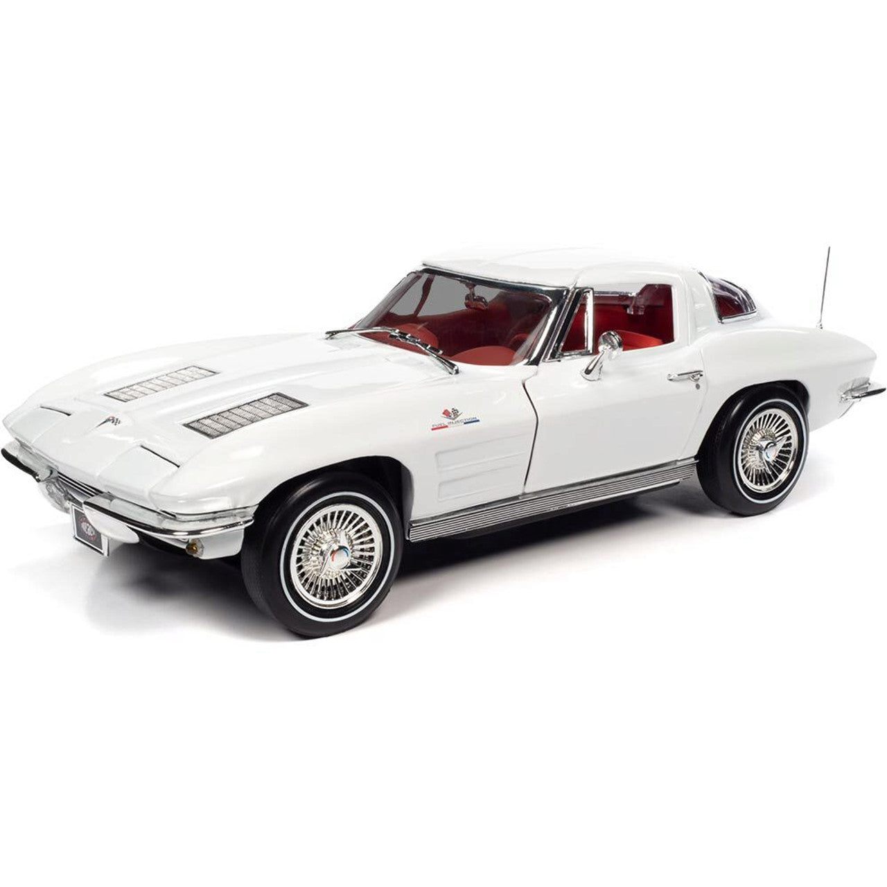 1963 Chevrolet Corvette Split Window Coupe (MCACN) - Ermine White 1:18 Scale Diecast Model Car by American Muscle - Ertl