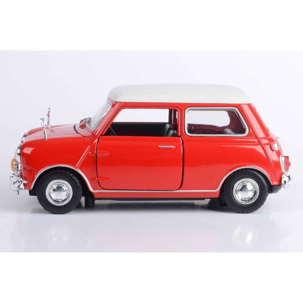 Vintage Mini Cooper 1:18 Scale Diecast Model Car by Motormax
