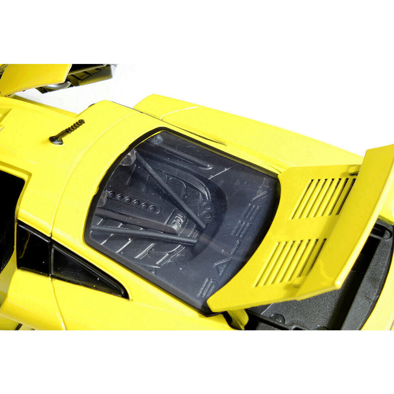 Saleen S7 - Yellow 1:18 Scale Diecast Model Car by Motormax