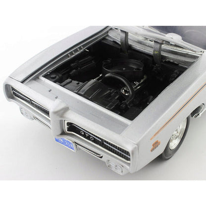 1969 Pontiac GTO Judge - Silver 1:18 Scale Diecast Model Car by Motormax