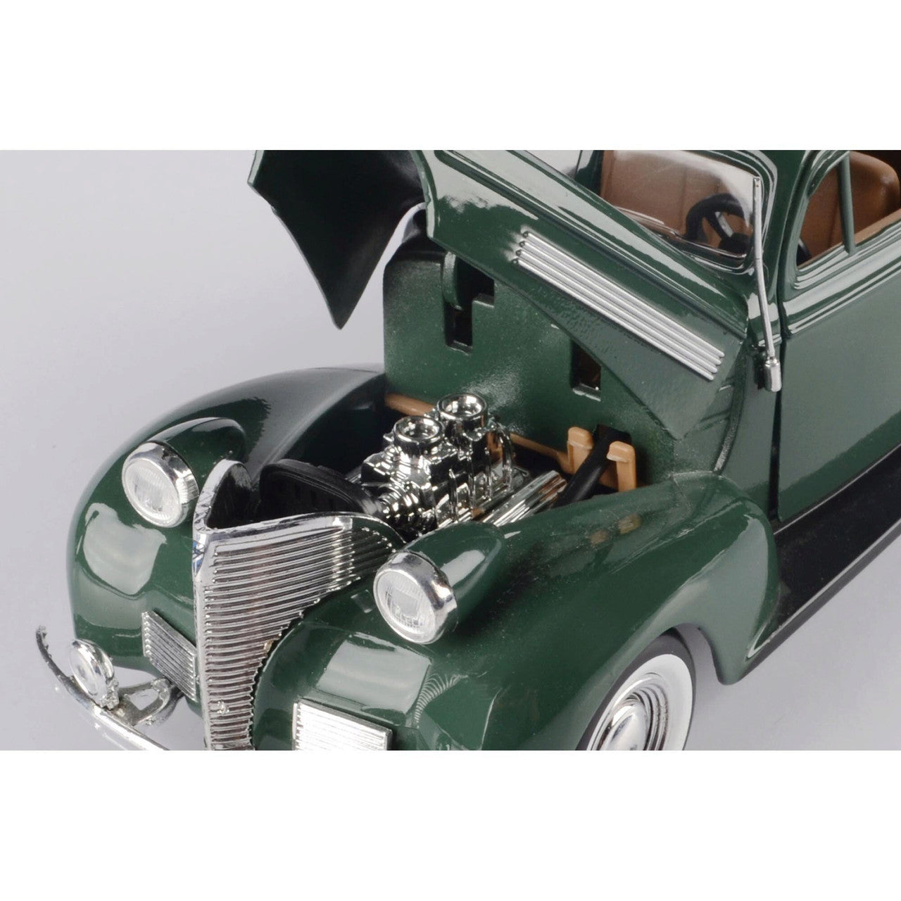 1939 Chevrolet Coupe - Green 1:24 Scale Diecast Model Car by Motormax