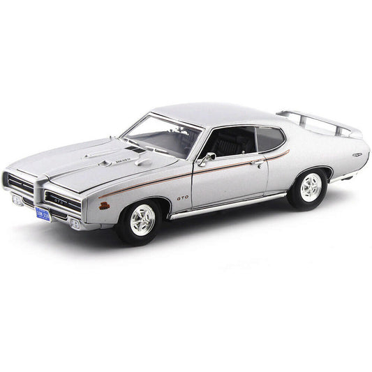 1969 Pontiac GTO Judge - Silver 1:18 Scale Diecast Model Car by Motormax