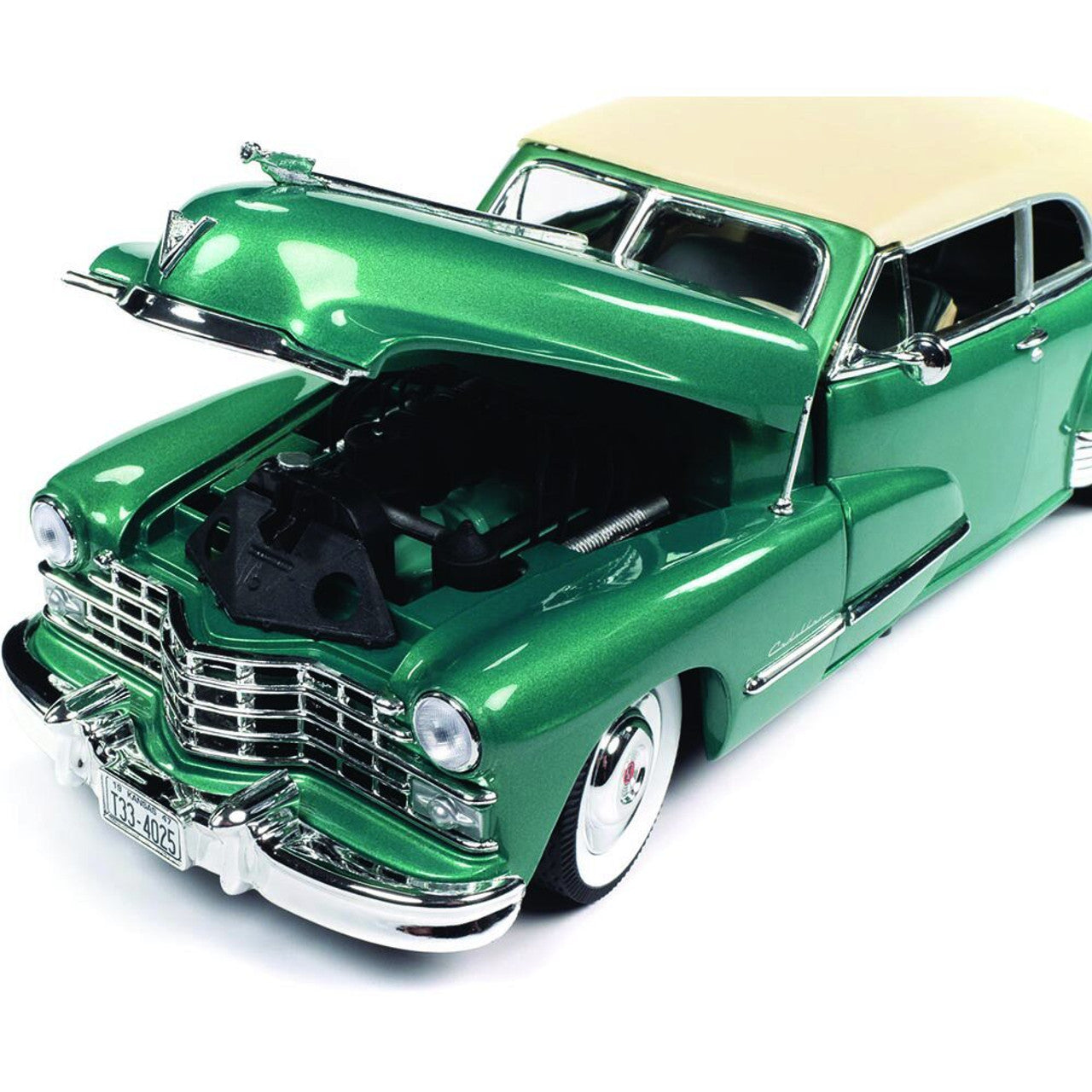 1947 Cadillac Series 62 Cabriolet - Ardsley Green 1:18 Scale Diecast Model Car by Auto World