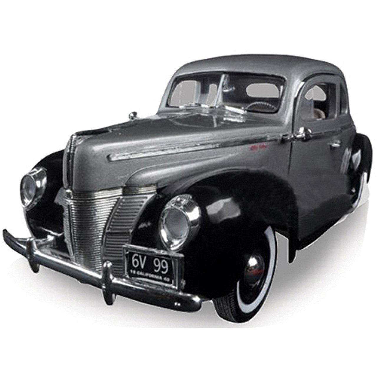 1940 Ford Deluxe 1:18 Scale Diecast Model by Motormax